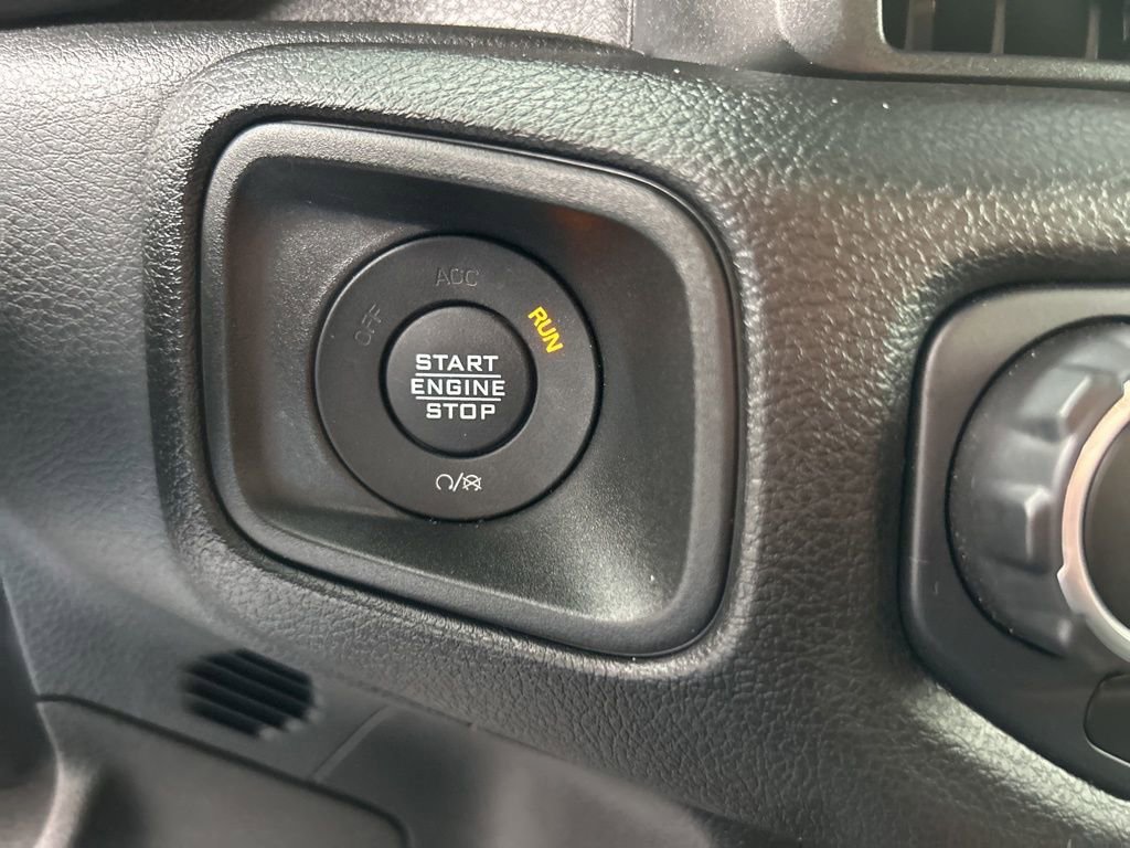 Used 2025 Jeep Wrangler Sport S image 19