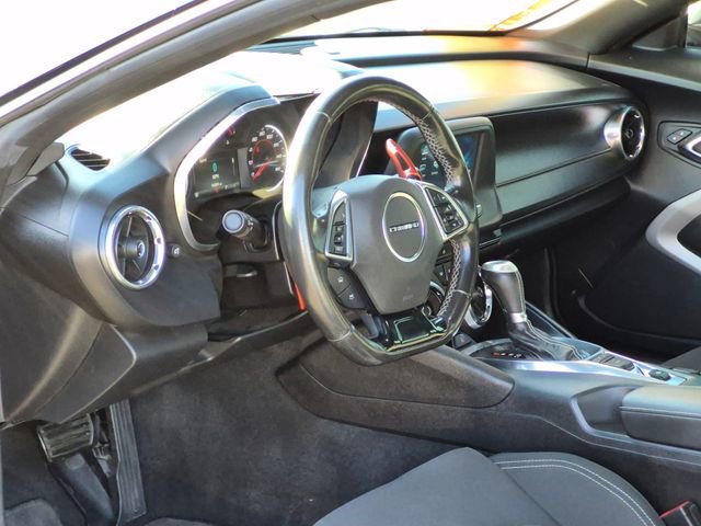 Used 2018 Chevrolet Camaro LT RWD image 10