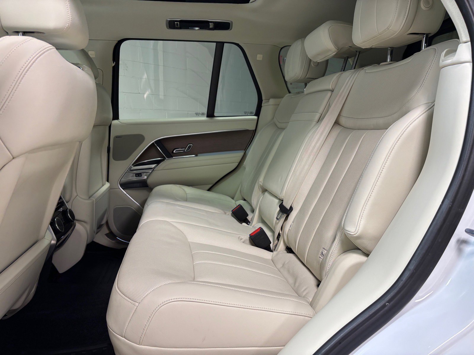 Used 2023 Land Rover Range Rover SE image 29