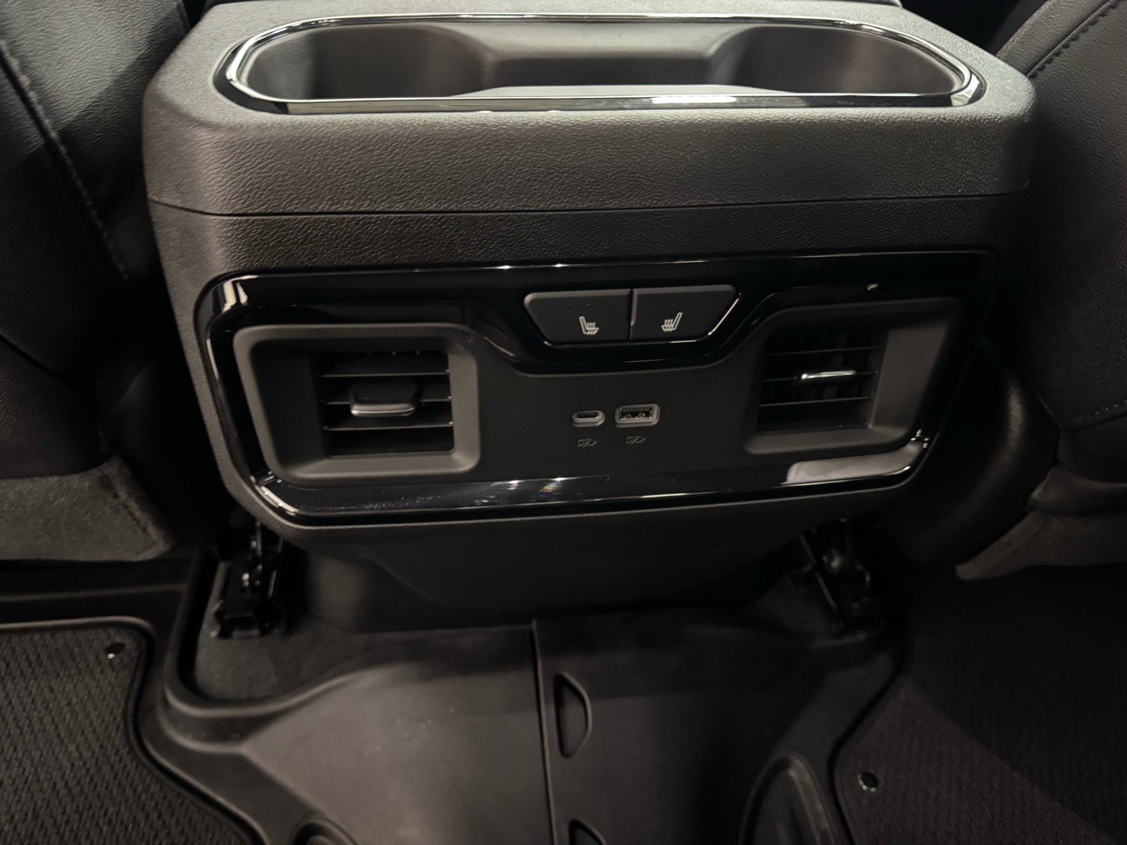 Used 2025 GMC Sierra 1500 AT4 w/ AT4 Premium Package image 13