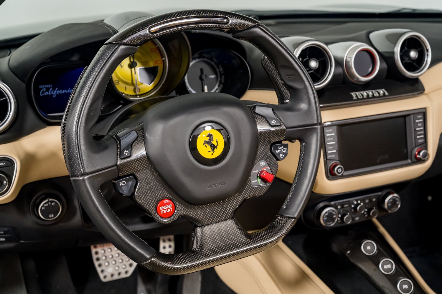 Used 2015 Ferrari California T RWD image 31