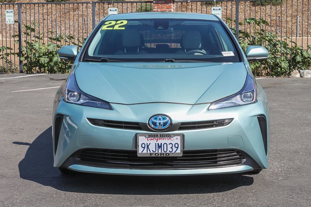 Used 2022 Toyota Prius LE image 2