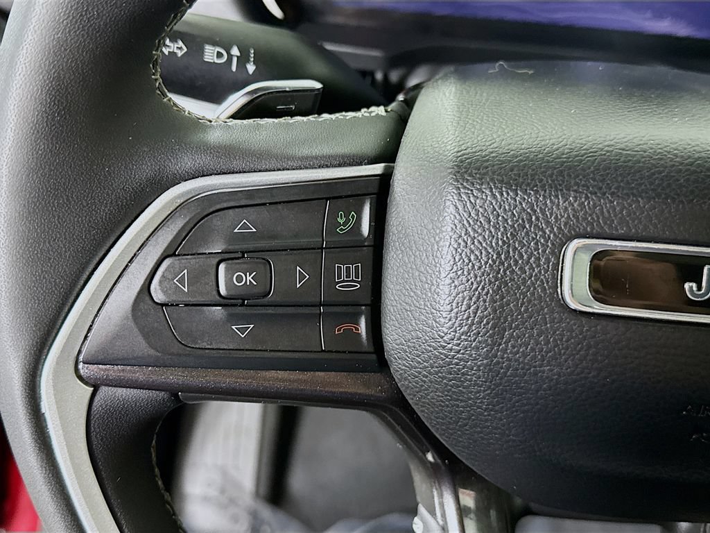 Used 2023 Jeep Grand Cherokee Altitude AWD/4WD image 22
