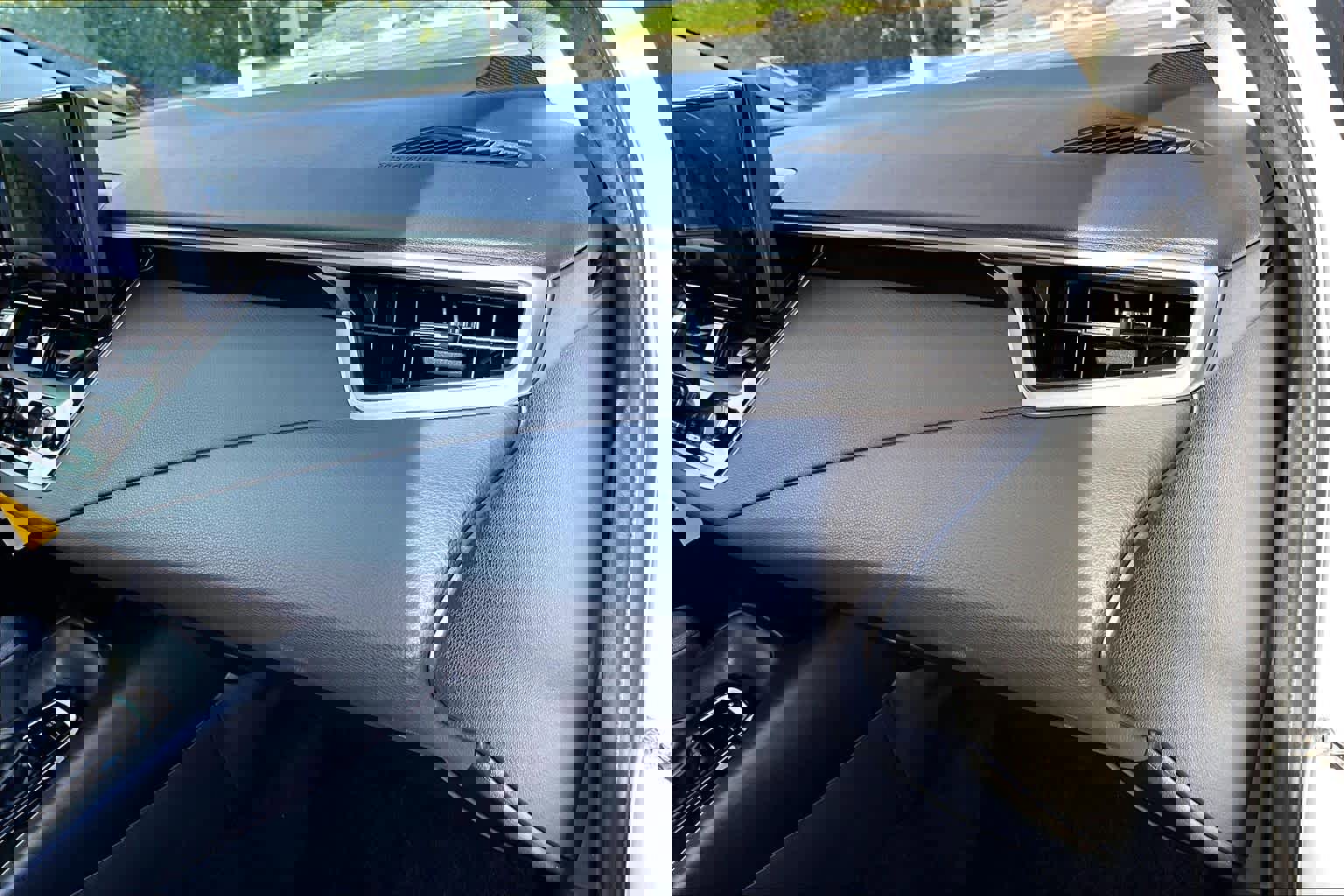 Used 2023 Toyota Corolla LE w/ Carpet Mat Package (TMS) FWD image 17