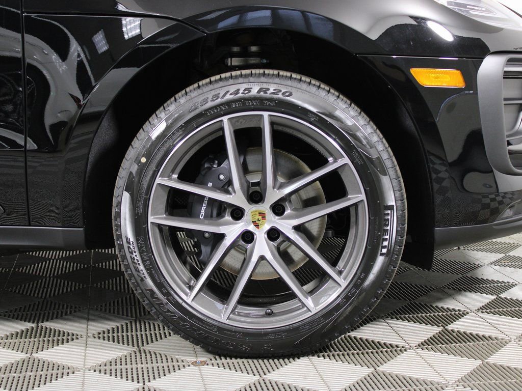 Certified 2026 Porsche Macan image 43
