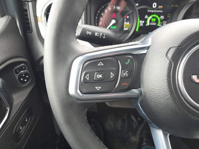 Used 2025 Jeep Wrangler Unlimited Sahara w/ Safety Group image 18