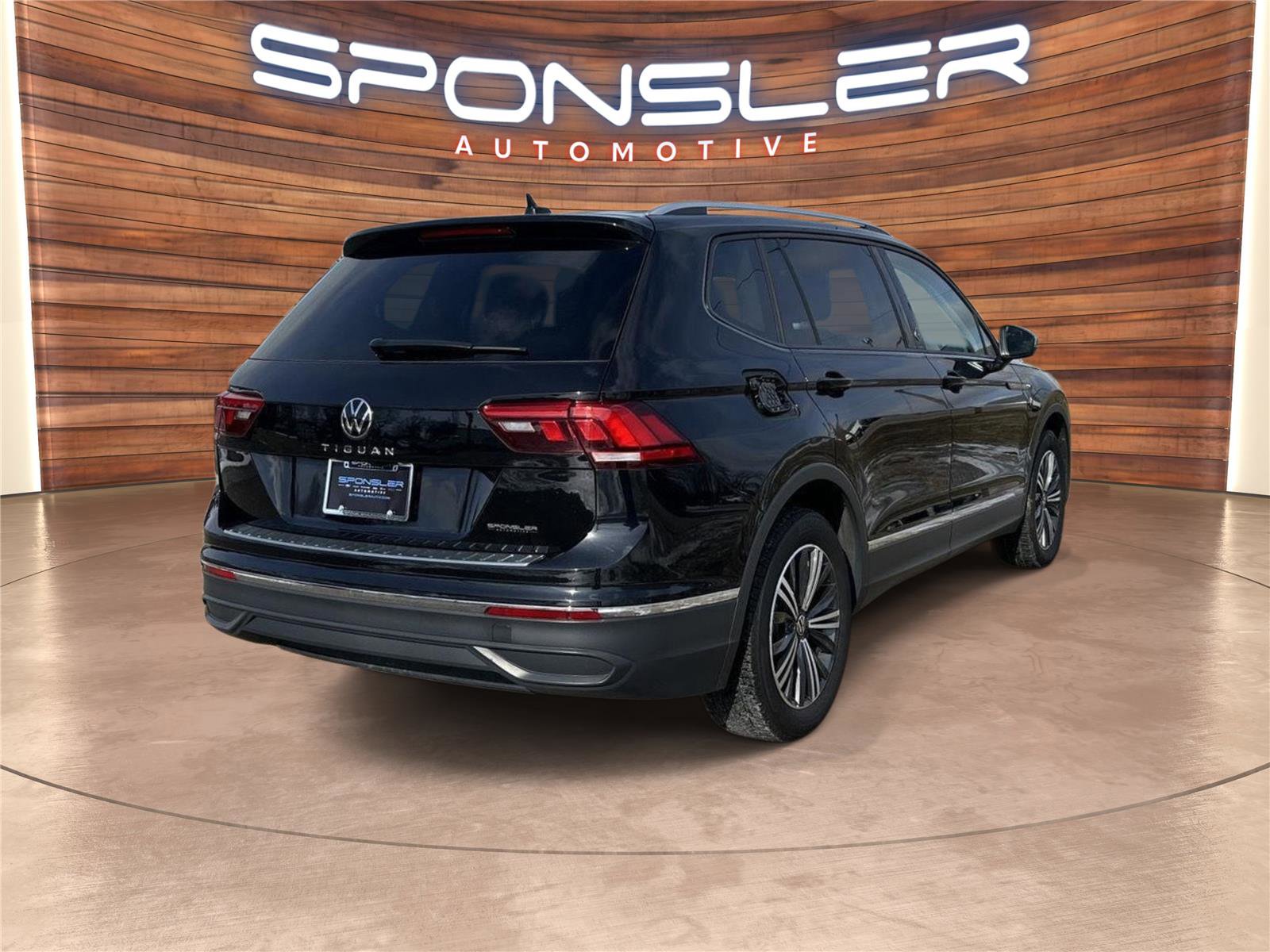 Used 2024 Volkswagen Tiguan Wolfsburg Edition image 6