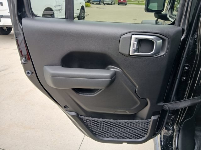 New 2026 Jeep Wrangler Unlimited Rubicon AWD/4WD image 13