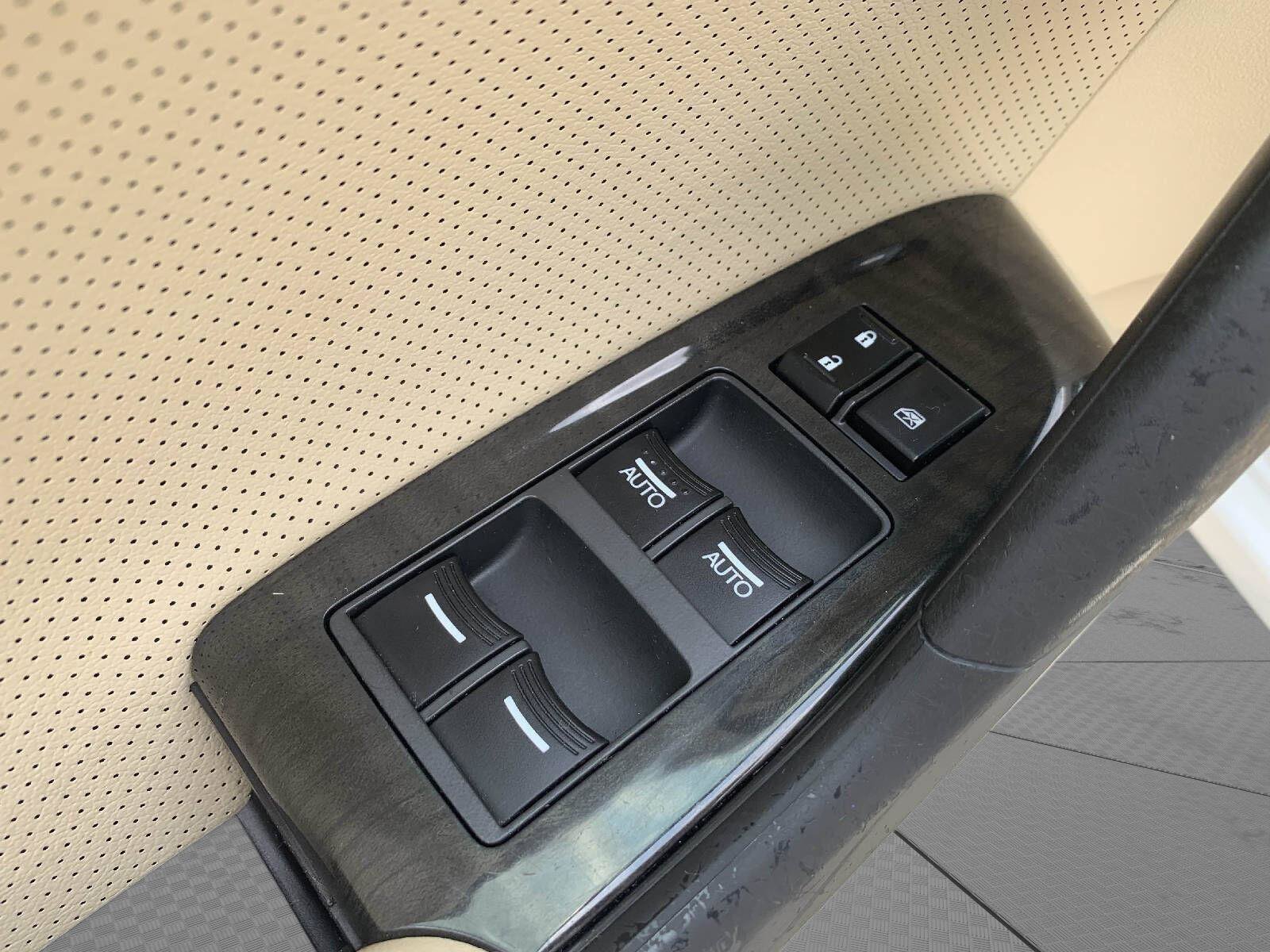 Used 2012 Acura TSX Sedan FWD image 12