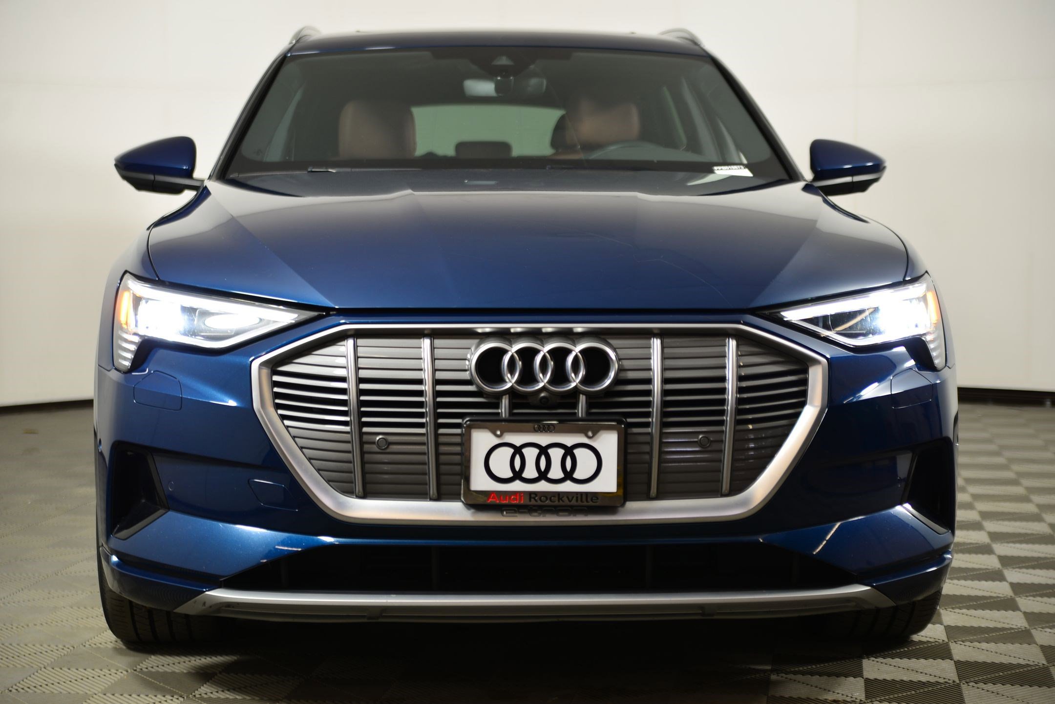 Certified 2023 Audi e-tron Premium Plus w/ Premium Plus Package AWD/4WD image 6