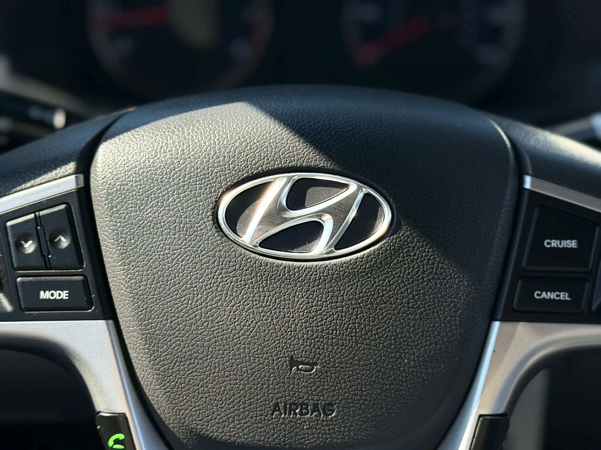 Used 2013 Hyundai Accent GLS w/ Premium Pkg FWD image 19