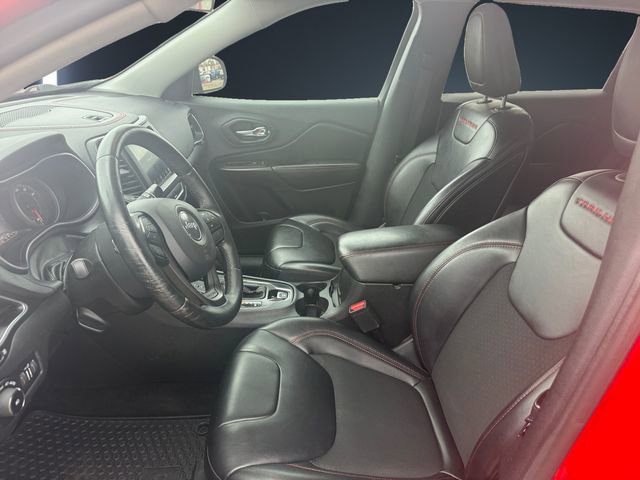 Used 2019 Jeep Cherokee Trailhawk image 9