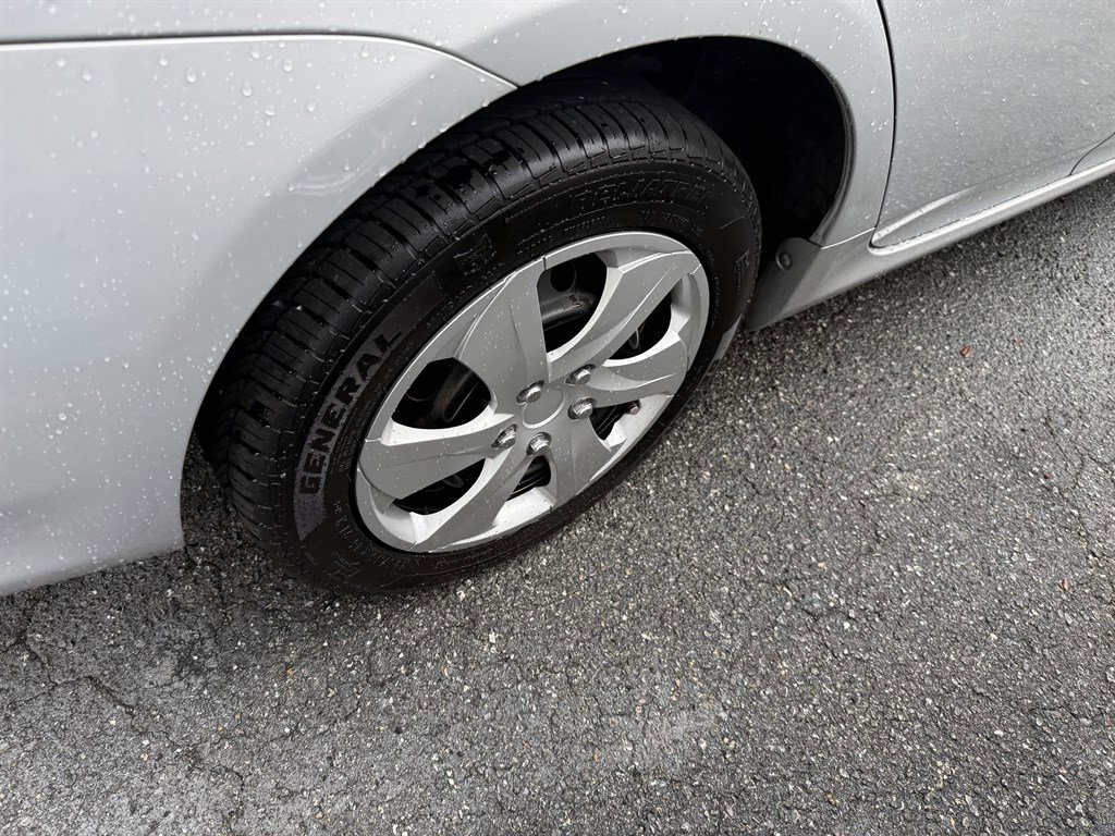 Used 2013 Toyota Corolla LE image 9