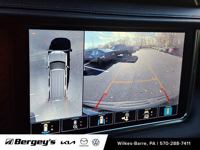 Used 2021 GMC Yukon Denali w/ Denali Premium Package image 22