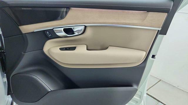 New 2026 Volvo XC90 B6 Plus w/ Protection Package Premier AWD/4WD image 40