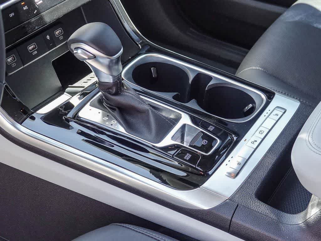 Certified 2023 Kia Carnival EX FWD image 18
