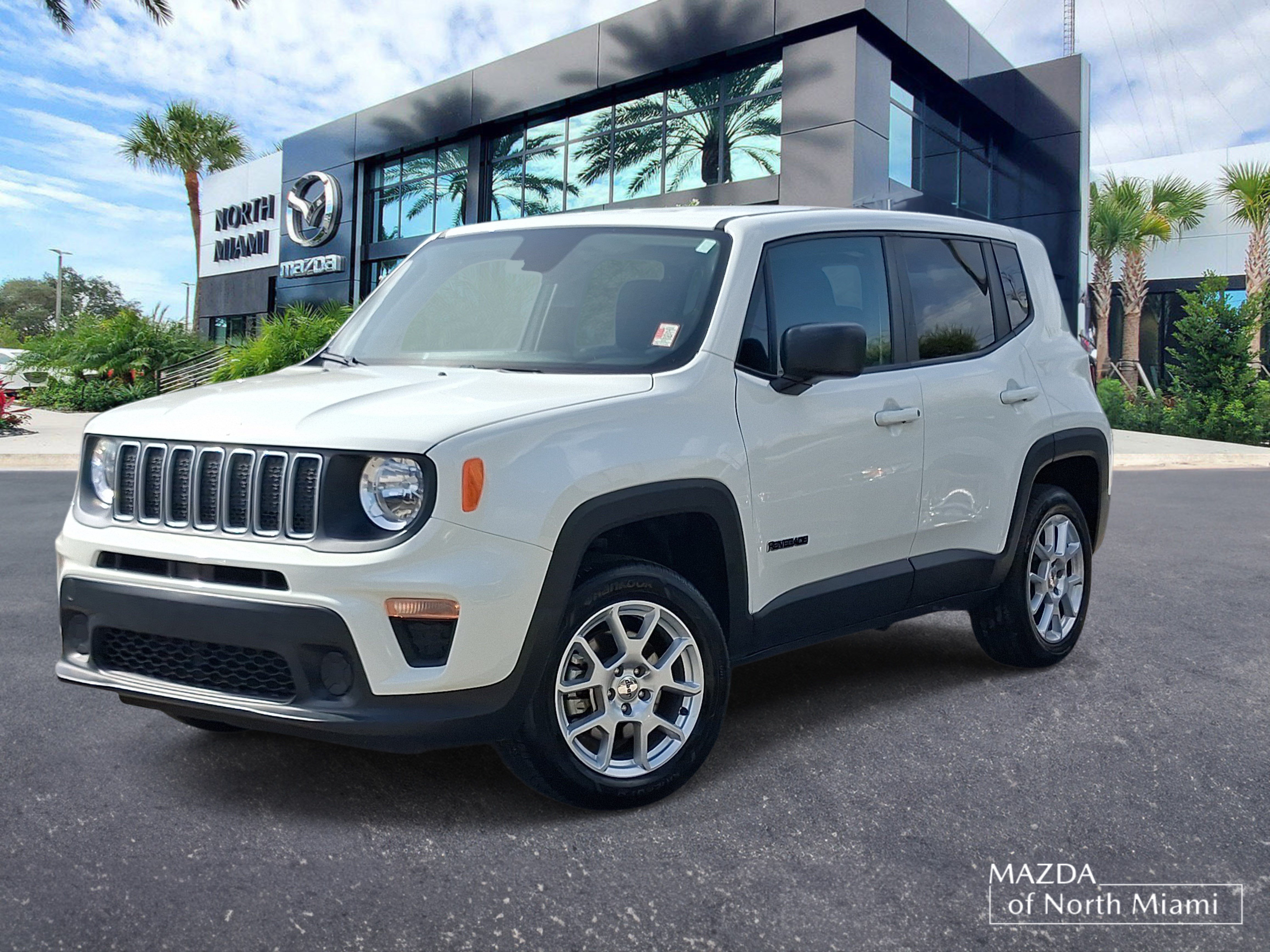 Used 2023 Jeep Renegade Latitude AWD/4WD video 1