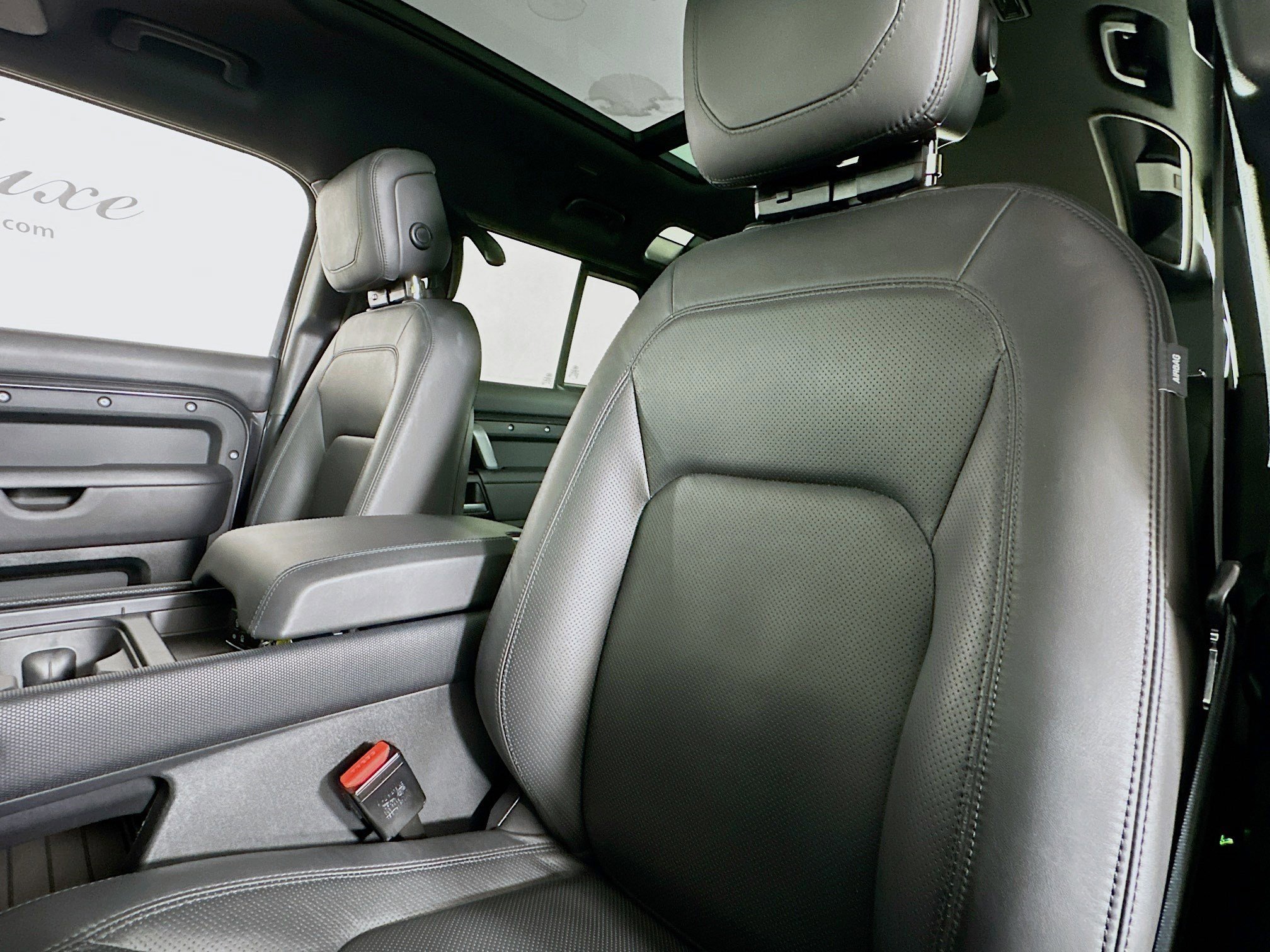 Used 2024 Land Rover Defender 110 Carpathian Edition image 20