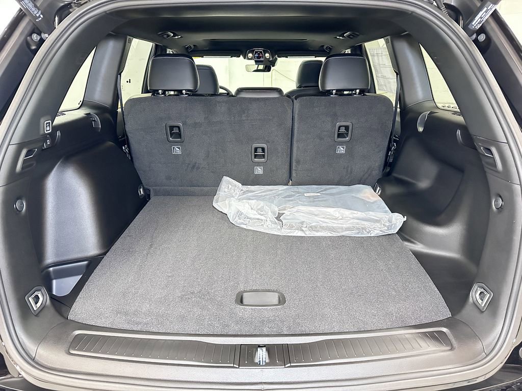 New 2025 Jeep Grand Cherokee Laredo image 13