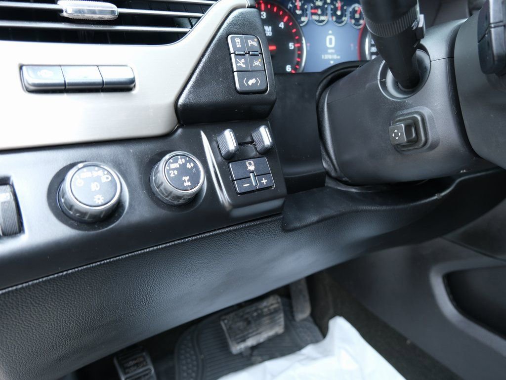 Used 2016 GMC Yukon Denali w/ Open Road Package image 27