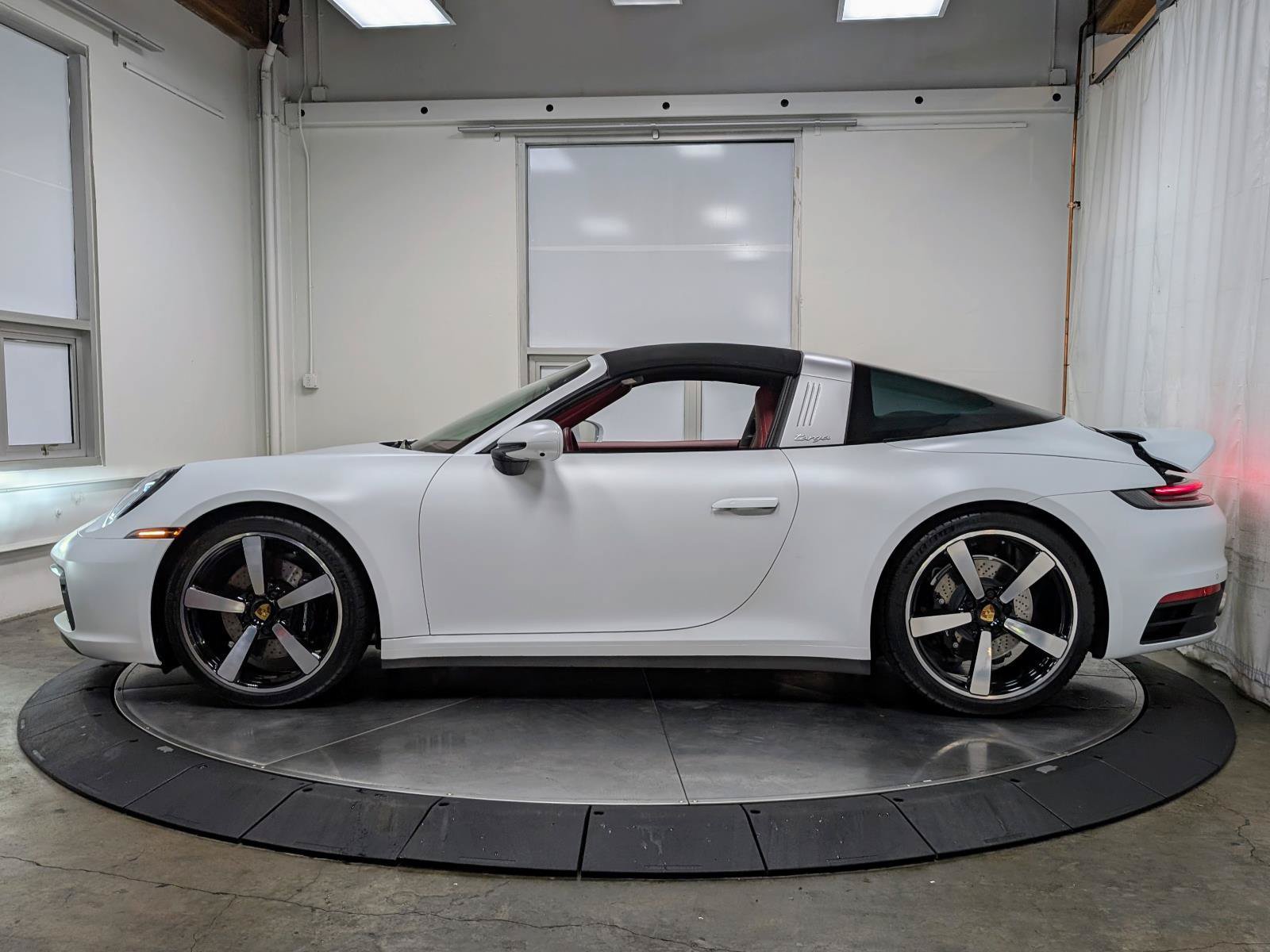 Used 2023 Porsche 911 Targa 4S w/ Premium Package AWD/4WD image 12