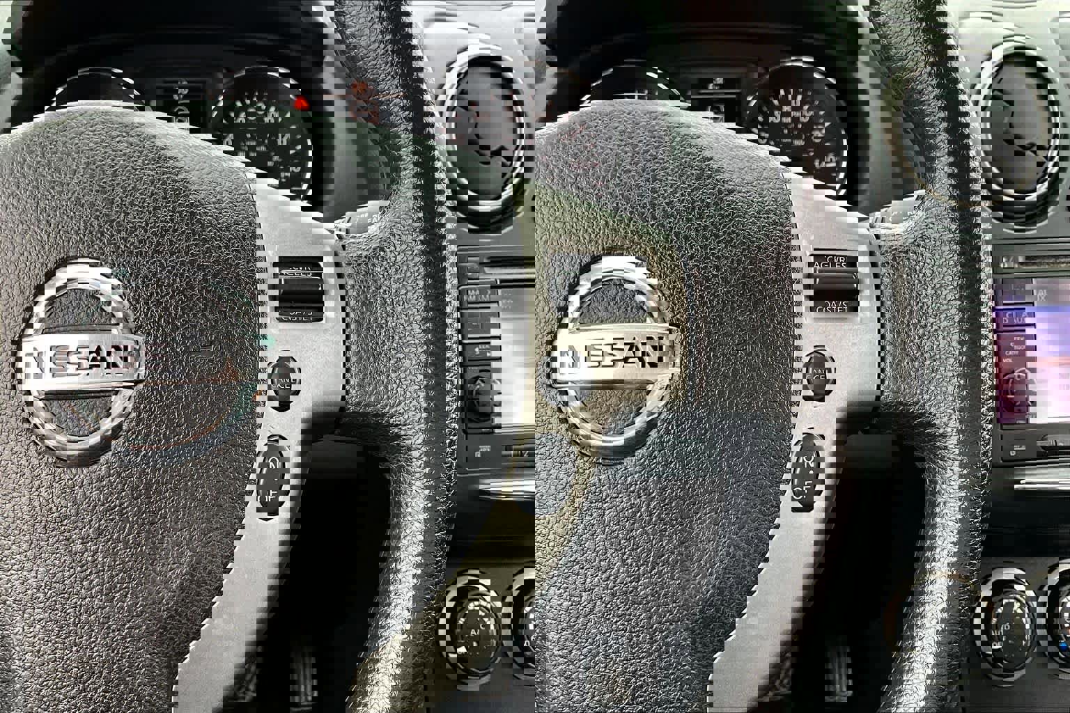 Used 2011 Nissan Rogue SV w/ Premium Pkg image 24