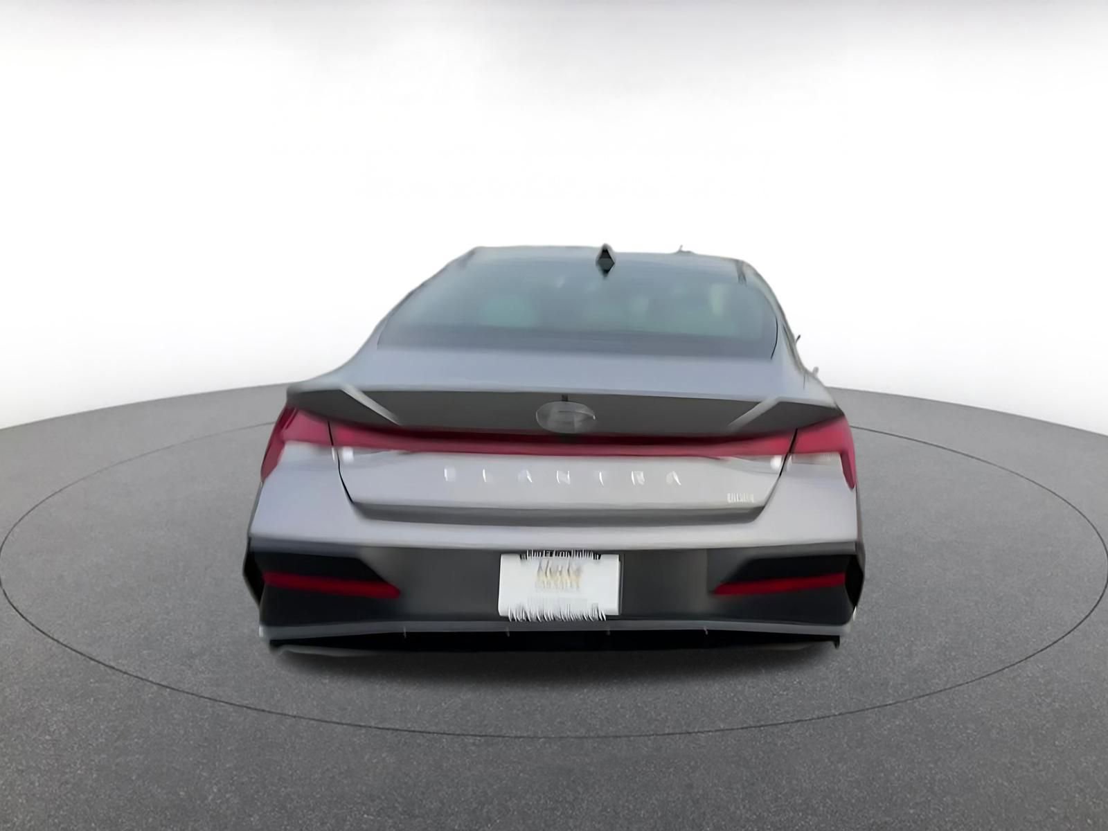 Used 2025 Hyundai Elantra Limited image 12