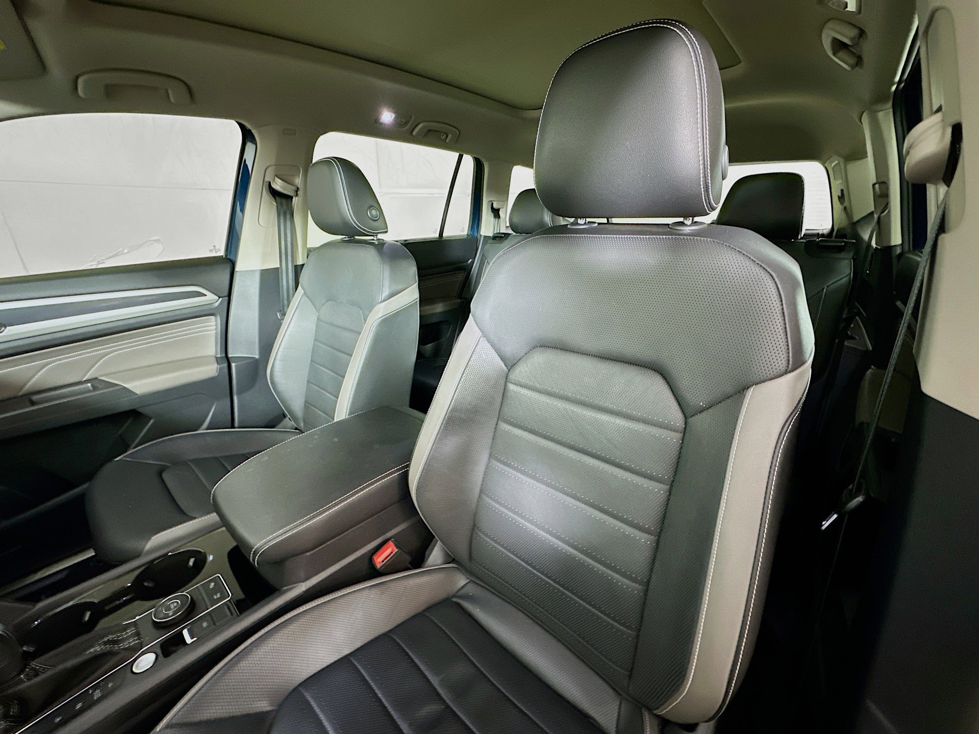 Used 2023 Volkswagen Atlas SEL Premium image 21