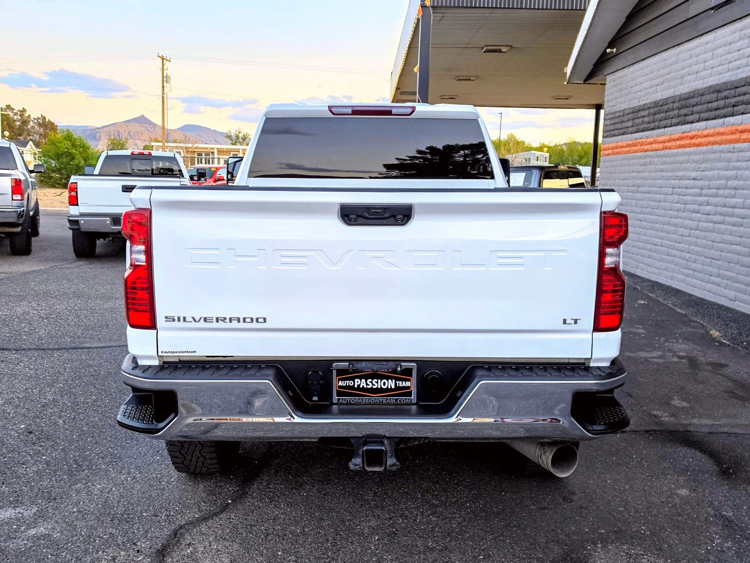 Used 2023 Chevrolet Silverado 2500 LT image 4
