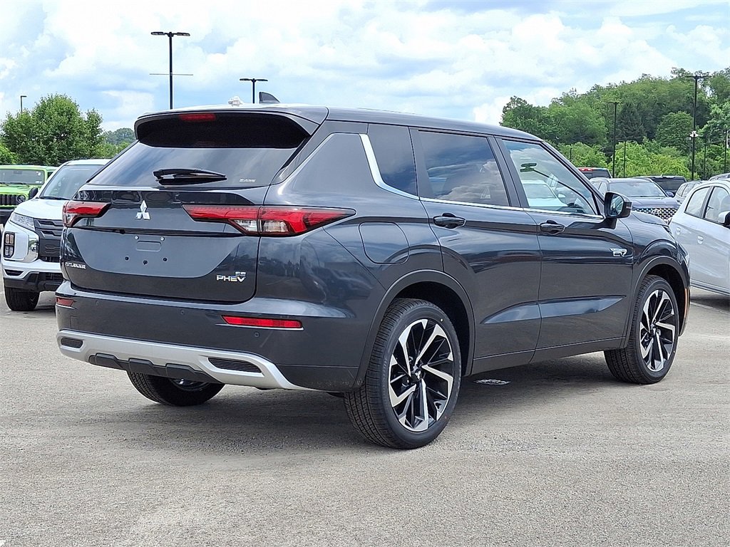 New 2025 Mitsubishi Outlander SE image 4