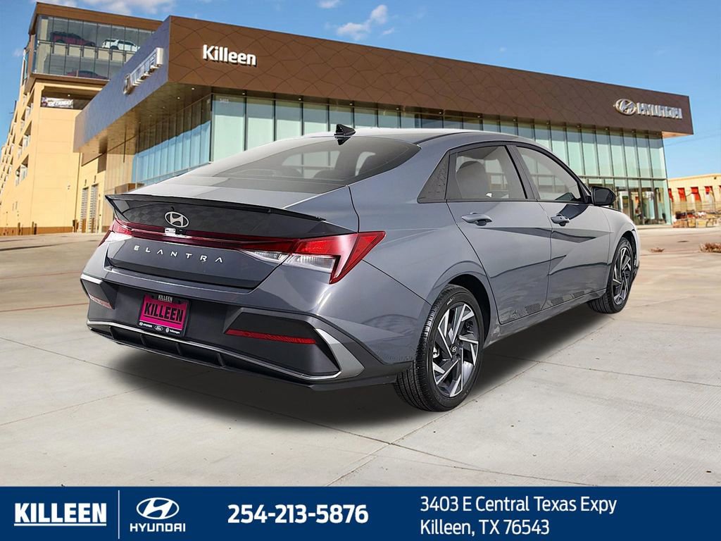 Used 2025 Hyundai Elantra Sport FWD image 9