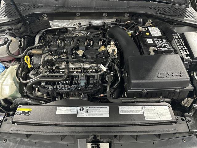 Used 2019 Volkswagen Golf R 4-Door image 36