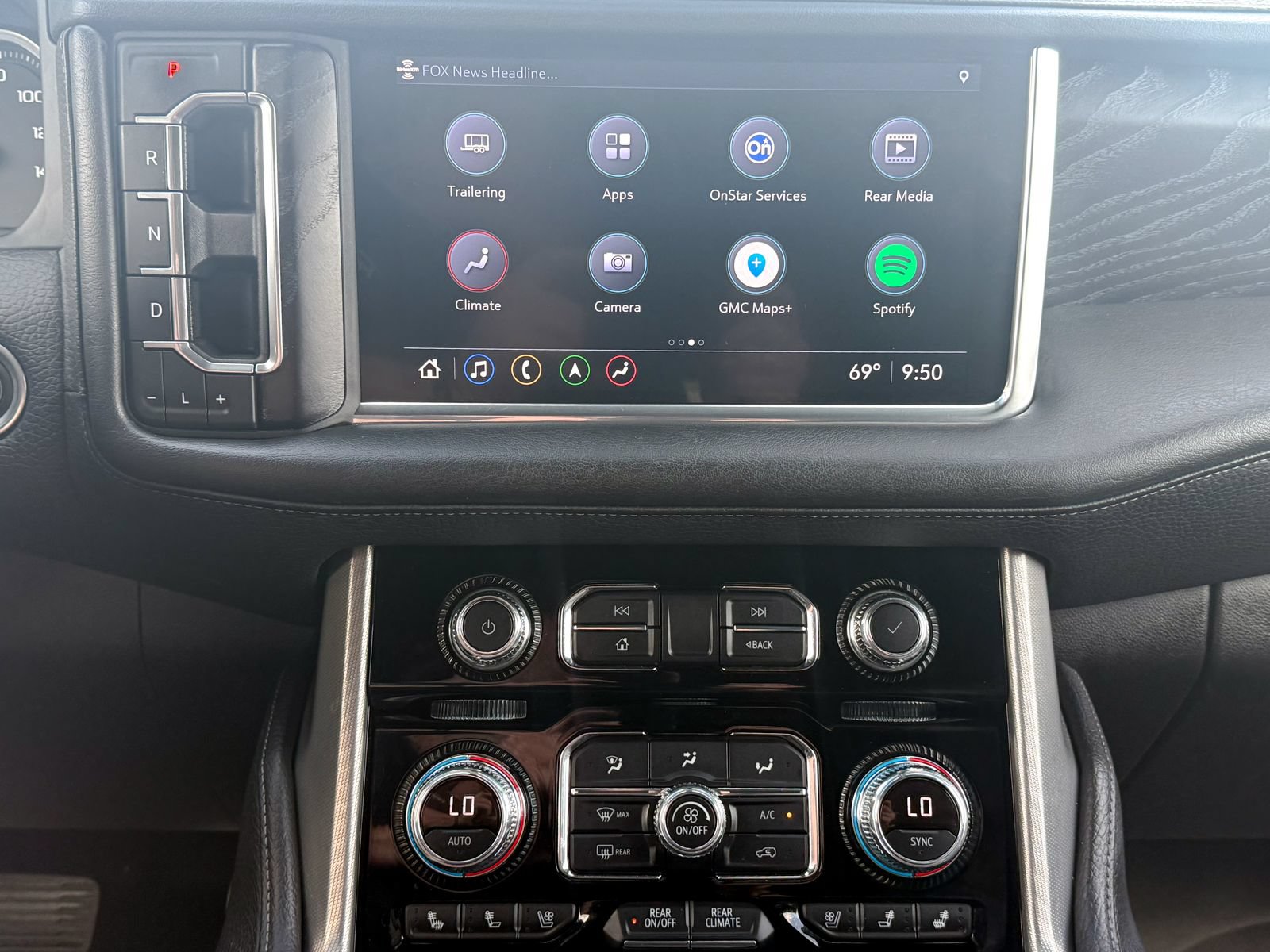 Certified 2021 GMC Yukon Denali w/ Denali Premium Package AWD/4WD image 31