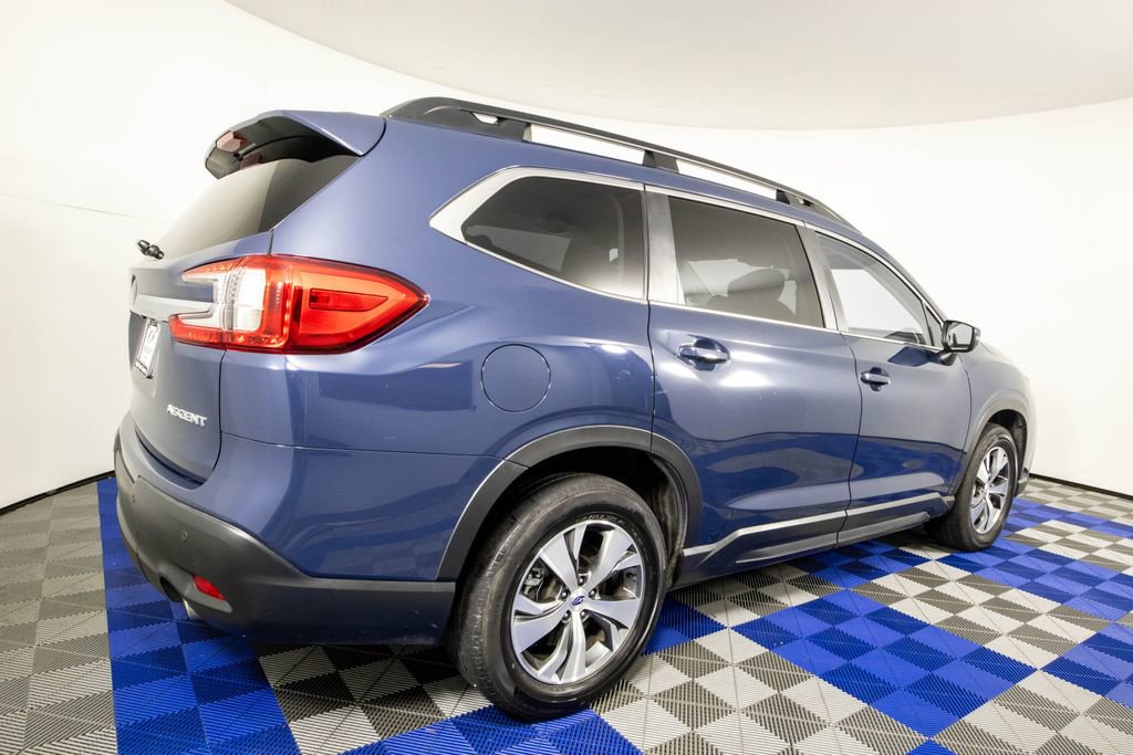 Used 2023 Subaru Ascent Premium w/ Convenience Package image 3