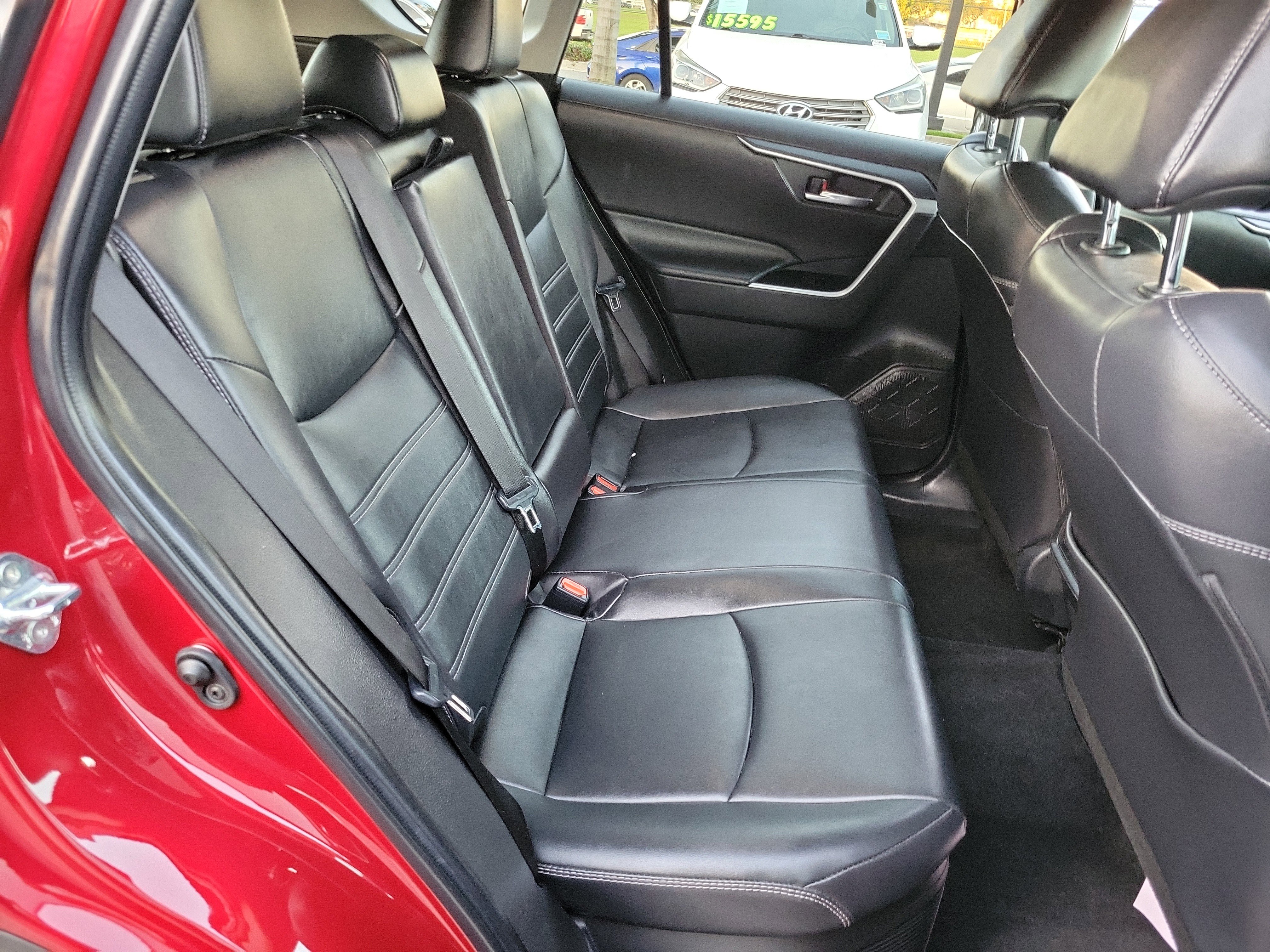 Used 2021 Toyota RAV4 XLE Premium image 22