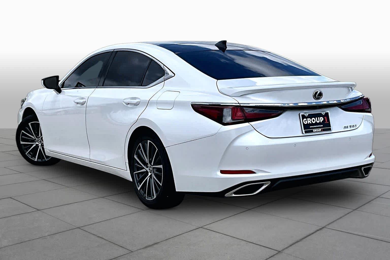 Used 2023 Lexus ES 350 w/ Premium Package FWD image 10