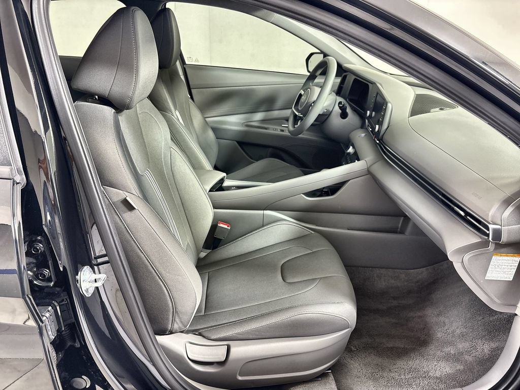 Certified 2025 Hyundai Elantra Hybrid FWD image 24