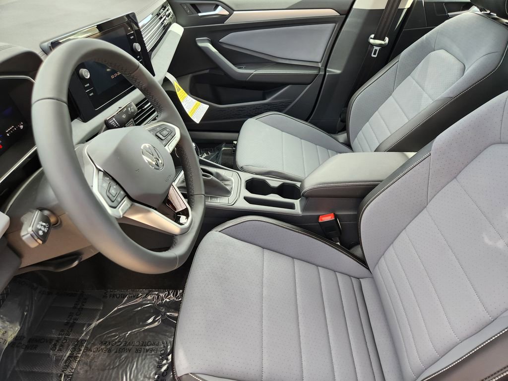 New 2026 Volkswagen Jetta SE image 3