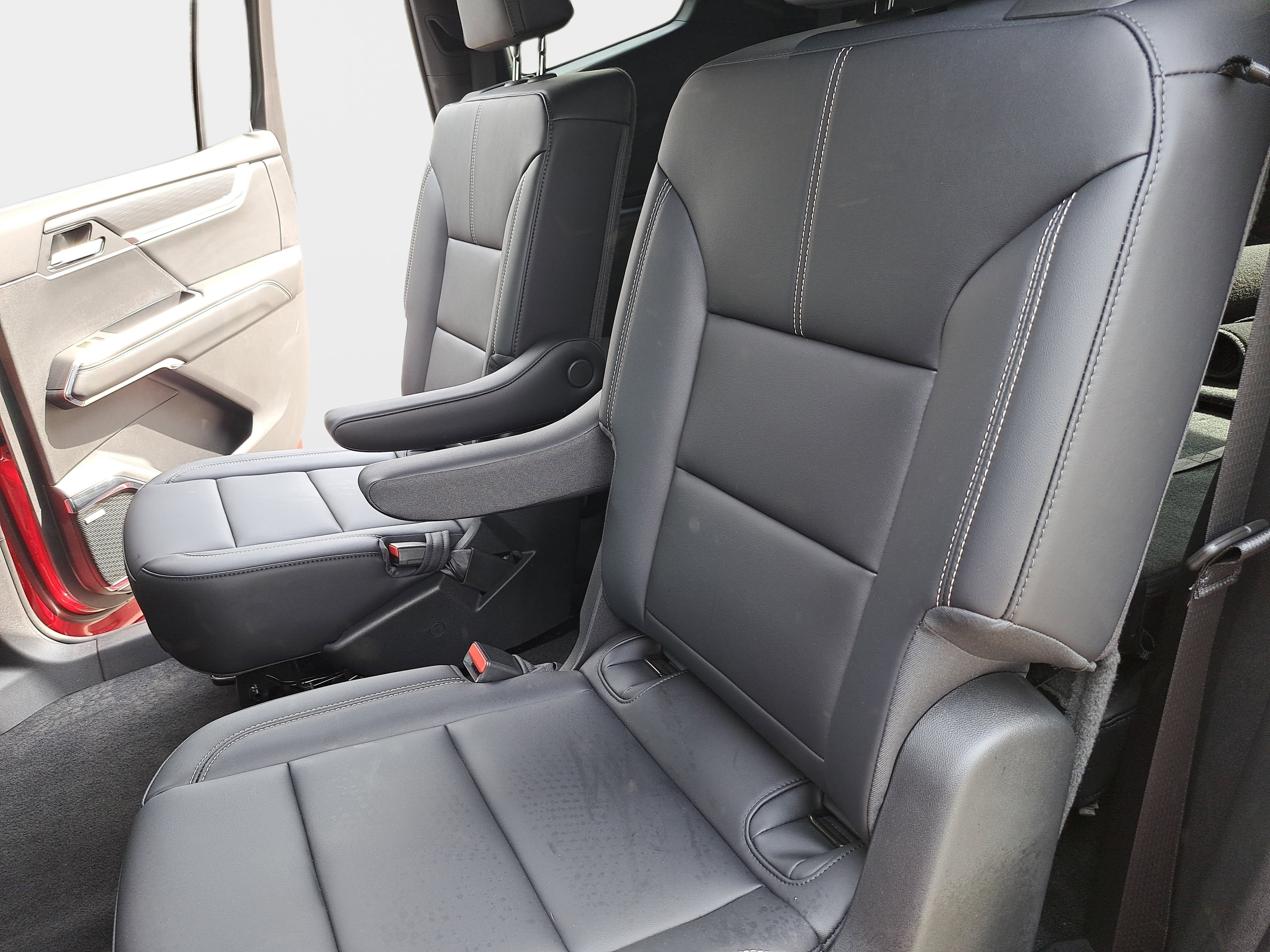 Used 2026 GMC Acadia Elevation w/ Elevation Premium Package image 16