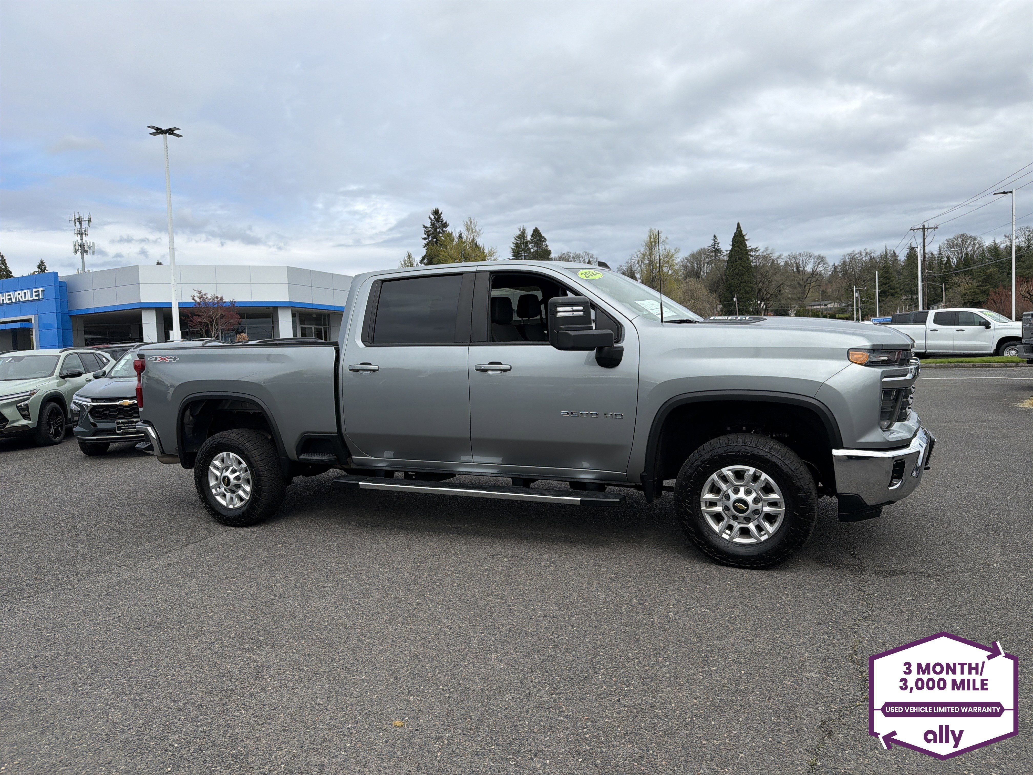 Used 2024 Chevrolet Silverado 2500 LT w/ Convenience Package image 7