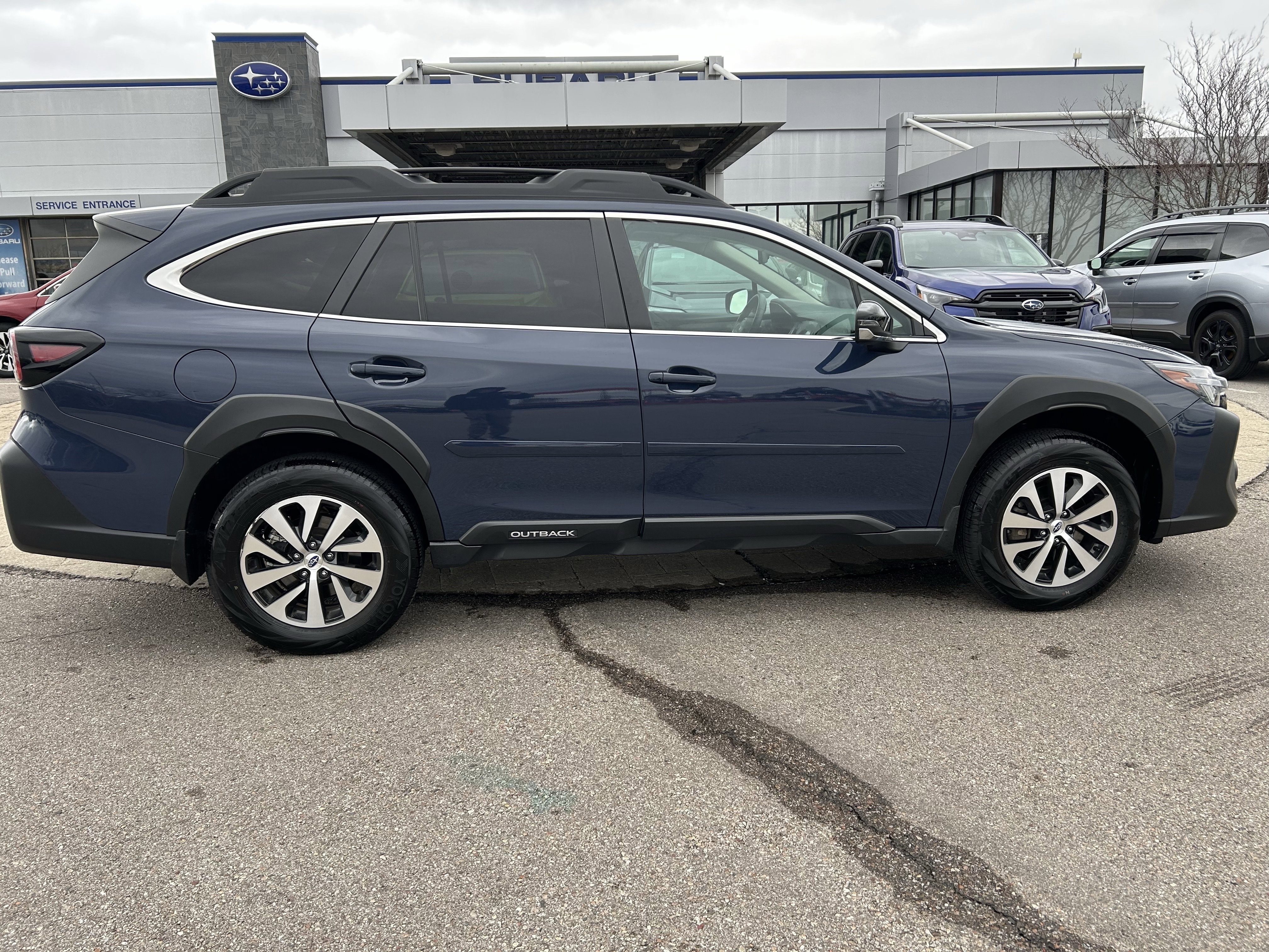 Used 2025 Subaru Outback Premium w/ Popular Package #1 image 8