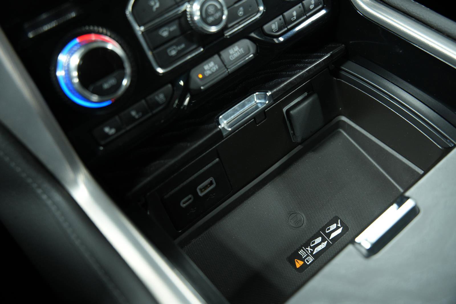 Used 2024 GMC Yukon Denali w/ Advanced Technology Package image 45