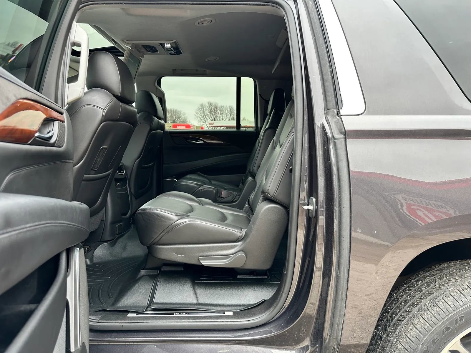 Used 2016 Cadillac Escalade ESV Premium AWD/4WD image 17