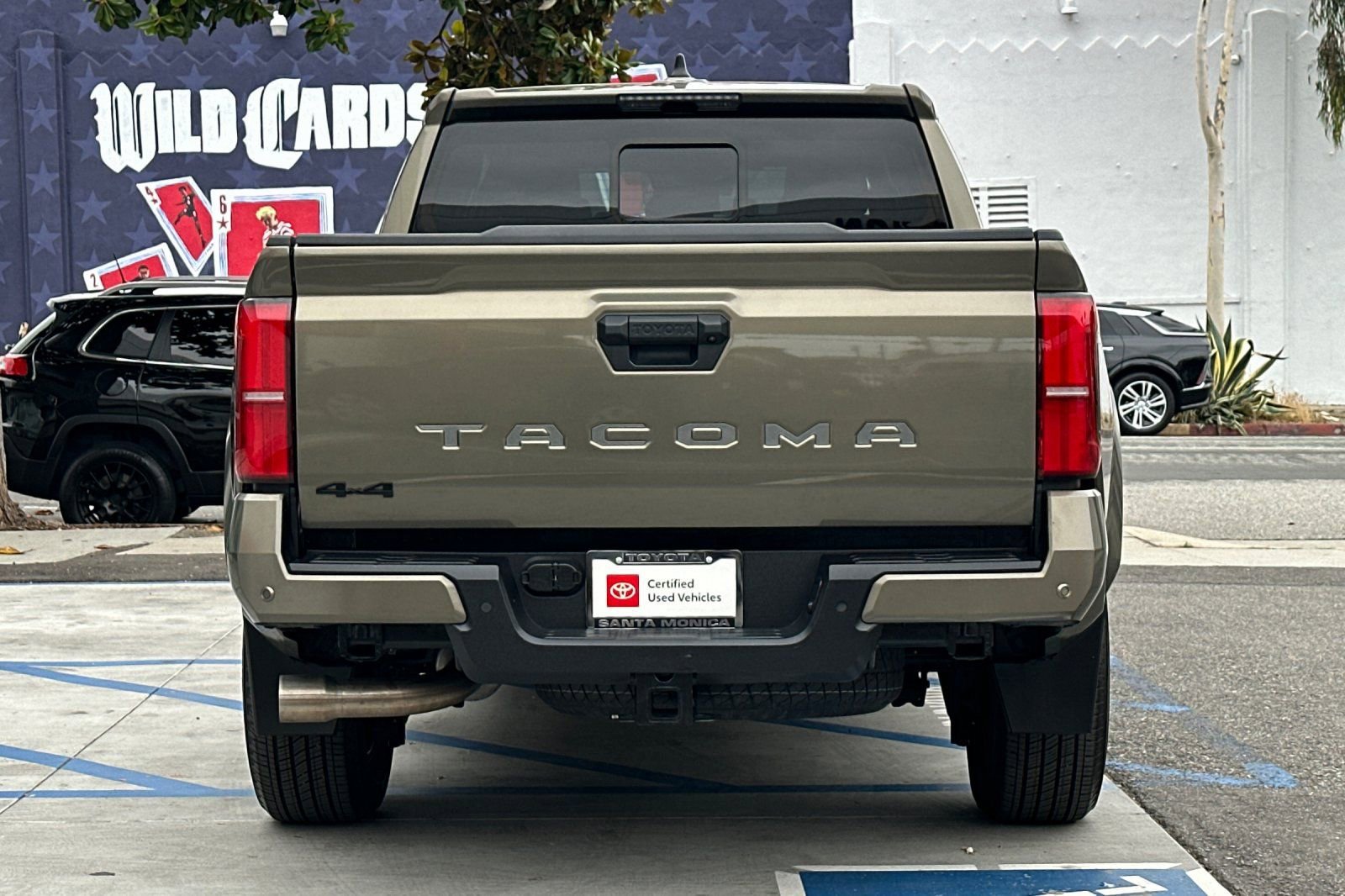 Used 2024 Toyota Tacoma TRD Sport w/ TRD Sport Upgrade Package AWD/4WD image 5