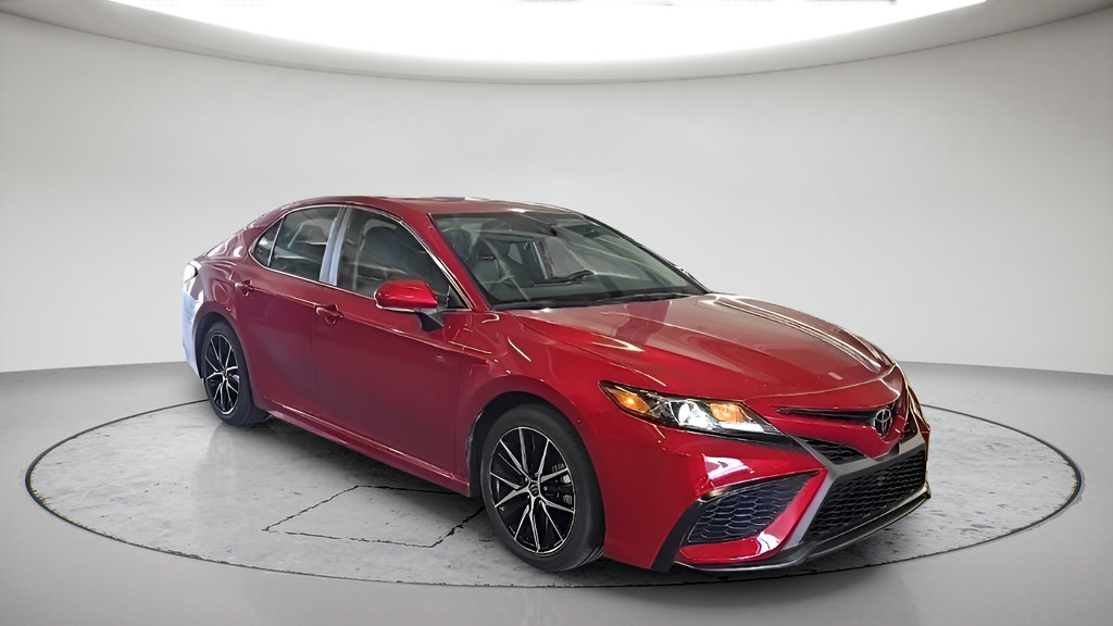 Used 2023 Toyota Camry SE FWD image 1