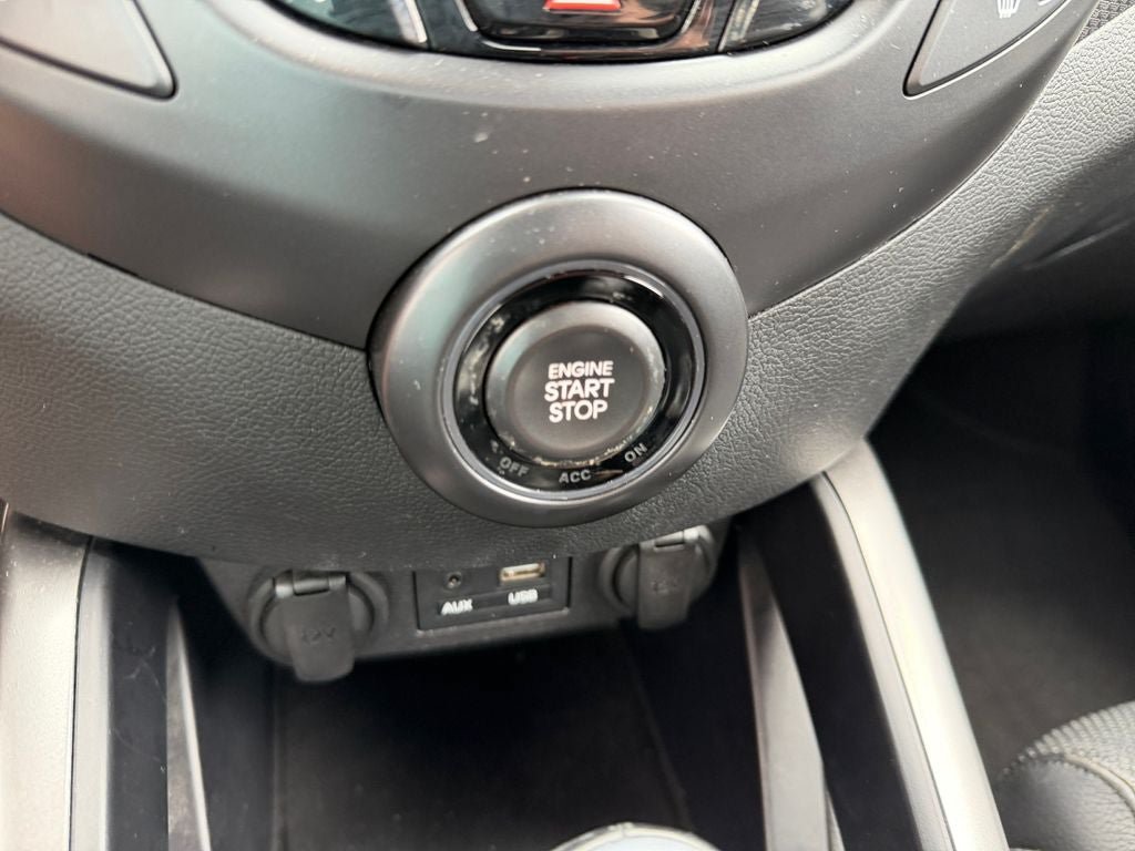 Used 2016 Hyundai Veloster Turbo FWD image 29