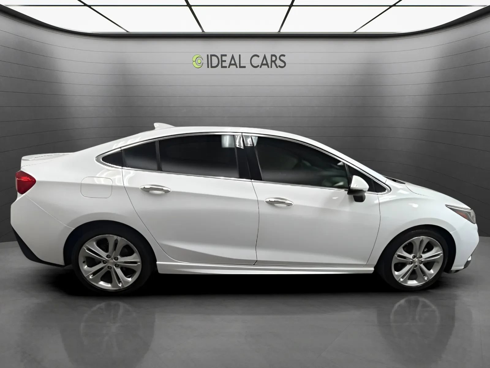 Used 2017 Chevrolet Cruze Premier w/ RS Package FWD image 4