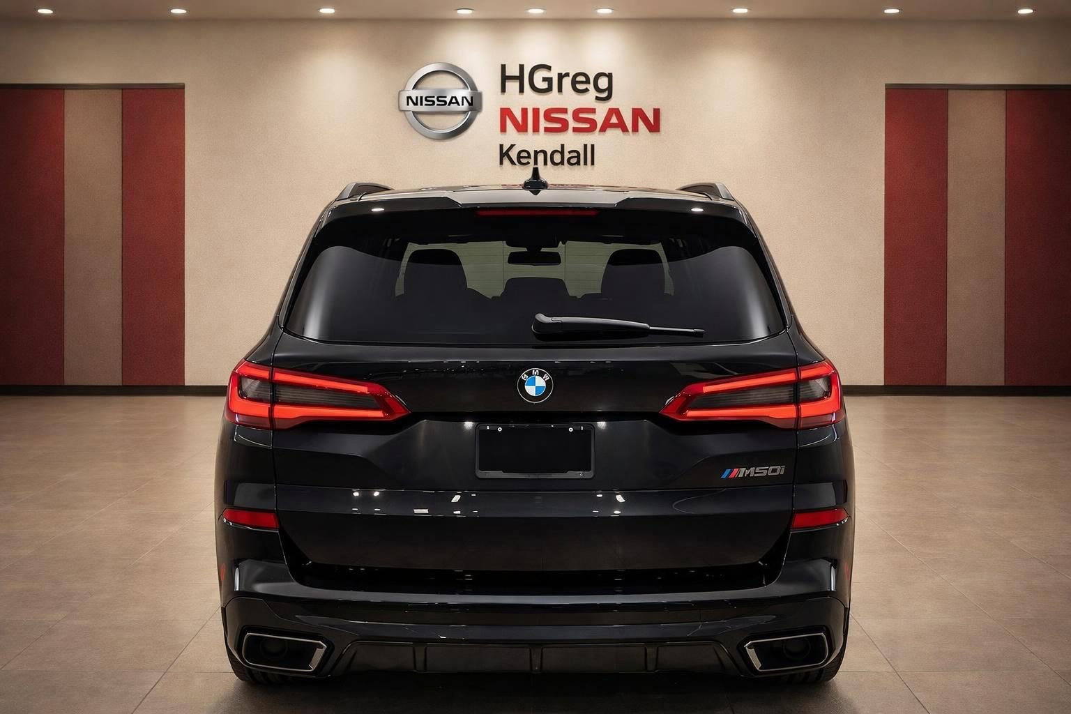 Used 2020 BMW X5 M50i w/ Executive Package image 6