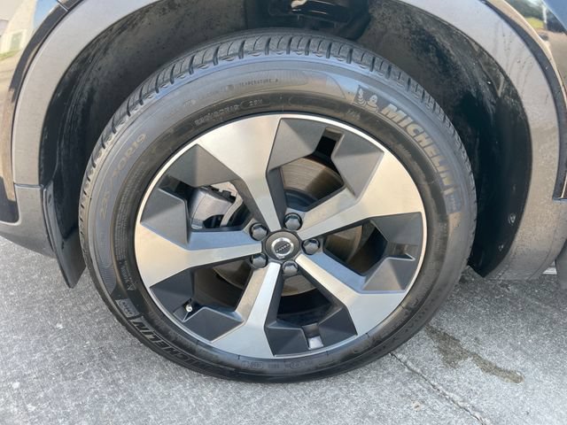 Used 2023 Volvo XC40 B5 Plus w/ Protection Package Premier AWD/4WD image 29