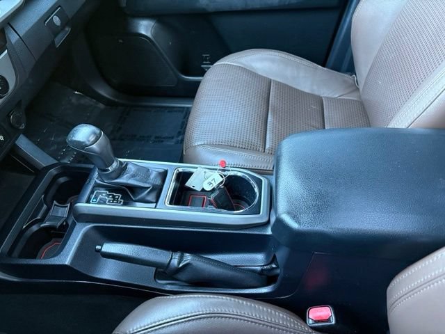 Used 2017 Toyota Tacoma Limited w/ Tow Package RWD image 20